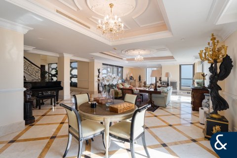 Apartment in Jumeirah Beach Residence, Dubai, UAE 4 bedrooms, 758 sq.m. № 666269 - photo 1