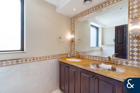 Apartment in Jumeirah Beach Residence, Dubai, UAE 4 bedrooms, 758 sq.m. № 666269 - photo 4