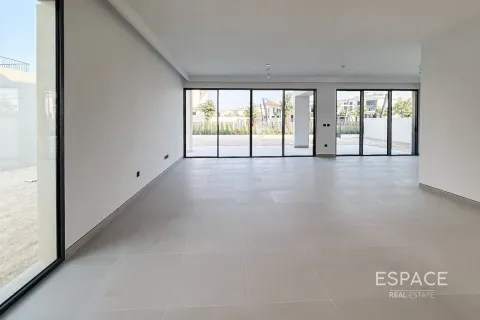 Villa in Tilal Al Ghaf, Dubai, UAE 4 bedrooms, 451 sq.m. № 650298 - photo 1