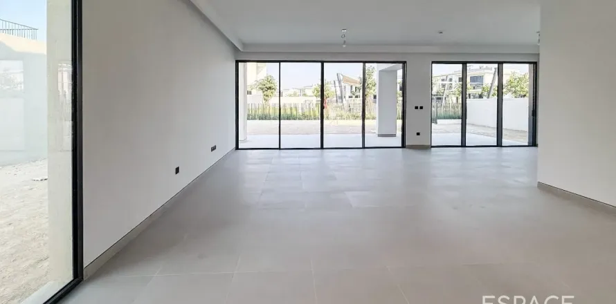 Villa in Tilal Al Ghaf, Dubai, UAE 4 bedrooms, 451 sq.m. № 650298