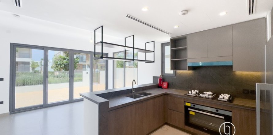 Villa i Tilal Al Ghaf, Dubai, UAE 4 soveværelser, 227 kvm № 697429