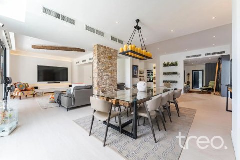 Villa en venta en Arabian Ranches, Dubai, EAU 5 dormitorios, 557.42 m2 № 739184 - foto 5