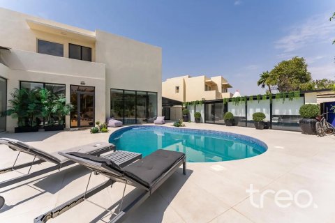 Villa en venta en Arabian Ranches, Dubai, EAU 5 dormitorios, 557.42 m2 № 739184 - foto 18