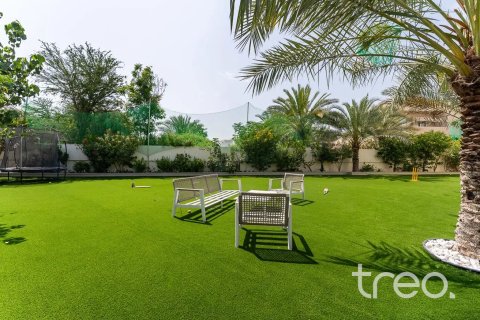 Villa en venta en Arabian Ranches, Dubai, EAU 5 dormitorios, 557.42 m2 № 739184 - foto 19