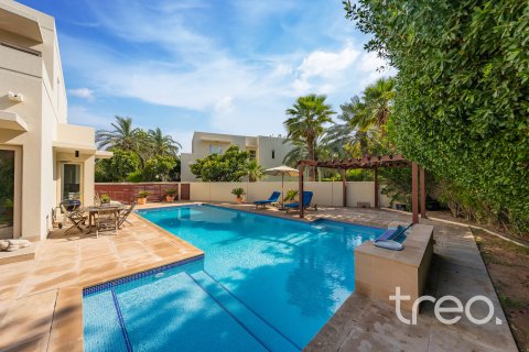Villa en venta en Arabian Ranches, Dubai, EAU 5 dormitorios, 456.06 m2 № 739185 - foto 30