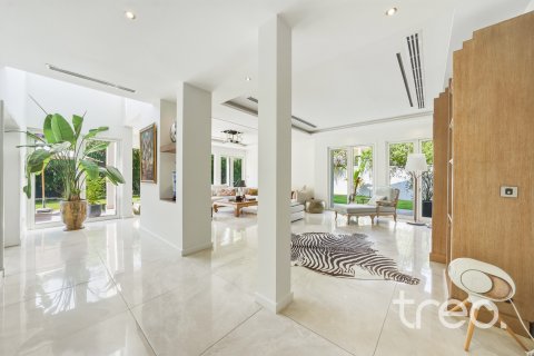 Villa en venta en Arabian Ranches, Dubai, EAU 5 dormitorios, 456.06 m2 № 739185 - foto 15