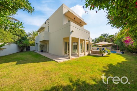 Villa en venta en Arabian Ranches, Dubai, EAU 5 dormitorios, 456.06 m2 № 739185 - foto 25