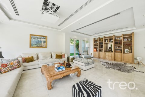Villa en venta en Arabian Ranches, Dubai, EAU 5 dormitorios, 456.06 m2 № 739185 - foto 16