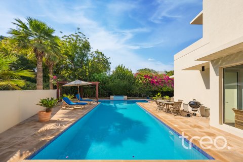 Villa en venta en Arabian Ranches, Dubai, EAU 5 dormitorios, 456.06 m2 № 739185 - foto 27