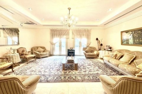 Villa en venta en Meadows, Dubai, EAU 5 dormitorios, 76.92 m2 № 739180 - foto 3