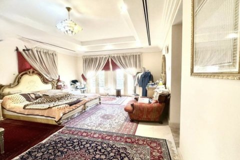 Villa en venta en Meadows, Dubai, EAU 5 dormitorios, 76.92 m2 № 739180 - foto 6