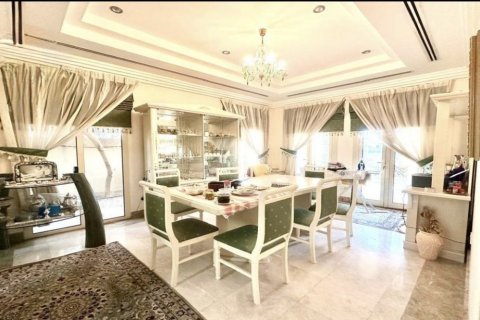 Villa en venta en Meadows, Dubai, EAU 5 dormitorios, 76.92 m2 № 739180 - foto 7