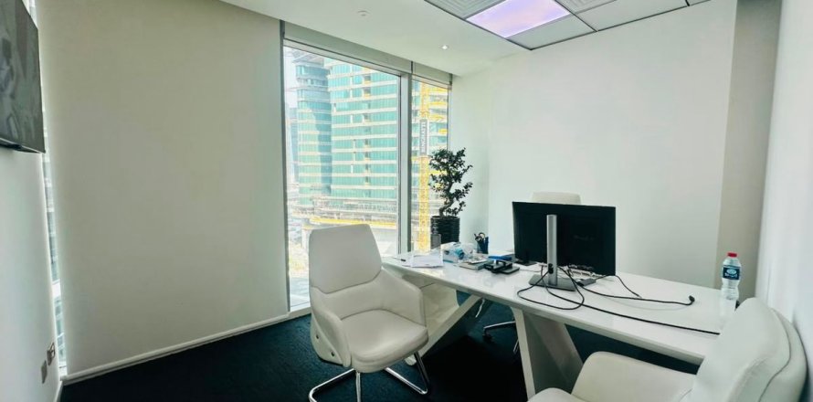 Escritório em Dubai, EAU 141.6 m2 № 766635