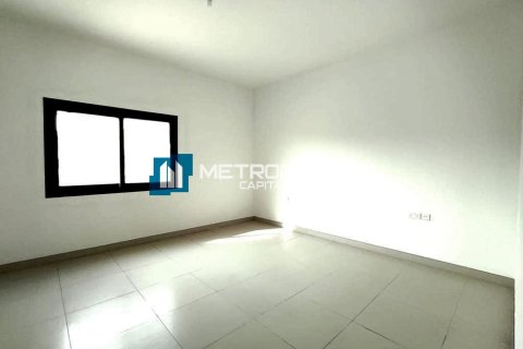 Villa til salg i Abu Dhabi, UAE 3 soveværelser, 299.1 kvm № 700240 - foto 4