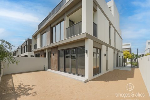 Vilă de închiriat în Dubai, EAU 4 dormitoare, 241.5 mp. №669212 - poză 15