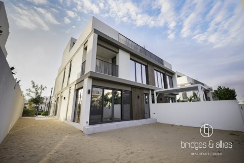 Vilă de închiriat în Dubai, EAU 4 dormitoare, 241.5 mp. №669212 - poză 16