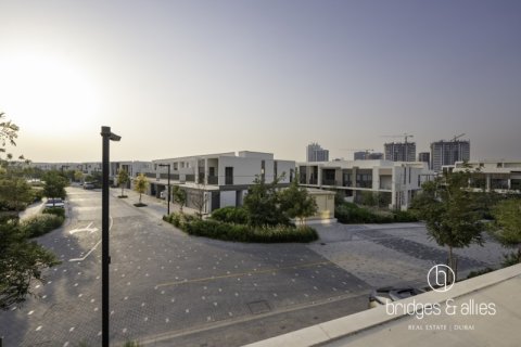 Vilă de închiriat în Dubai, EAU 4 dormitoare, 241.5 mp. №669212 - poză 17