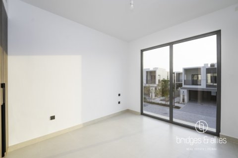 Villa in Dubai, UAE 4 bedrooms, 252.6 sq.m. № 669210 - photo 10