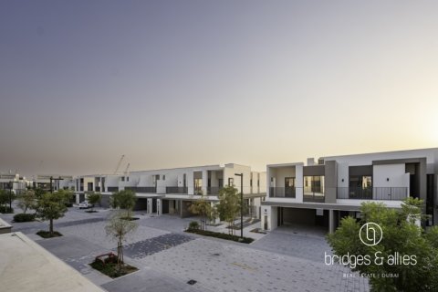 Villa in Dubai, UAE 4 bedrooms, 252.6 sq.m. № 669210 - photo 29