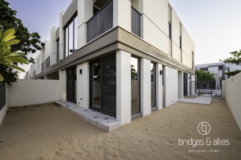 Villa in Dubai, UAE 4 bedrooms, 252.6 sq.m. № 669210 - photo 25