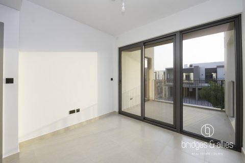 Villa in Dubai, UAE 4 bedrooms, 252.6 sq.m. № 669210 - photo 16