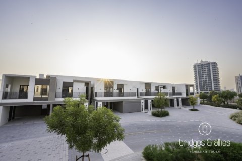 Villa in Dubai, UAE 4 bedrooms, 252.6 sq.m. № 669210 - photo 26
