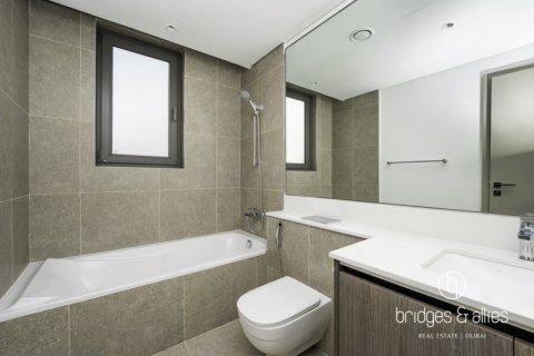 Villa in Dubai, UAE 4 bedrooms, 252.6 sq.m. № 669210 - photo 15