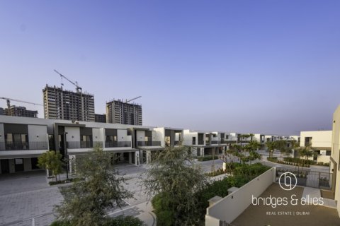 Villa in Dubai, UAE 4 bedrooms, 252.6 sq.m. № 669210 - photo 24