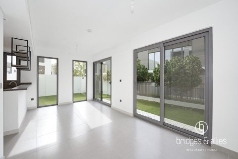 Villa til leie i Dubai, Emiratene 4 soverom, 231.7 kvm Nr. 669214 - Foto 1