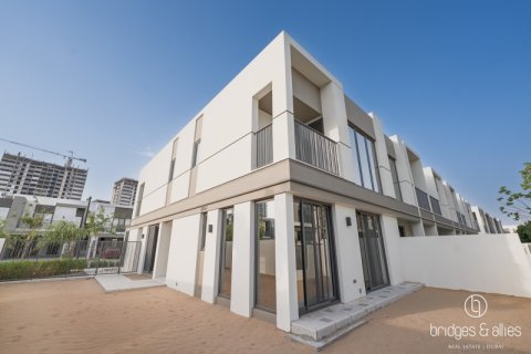 Dubai、UAE にあるヴィラの賃貸物件 4ベッドルーム、143.9 m2、No669211 - 写真 2