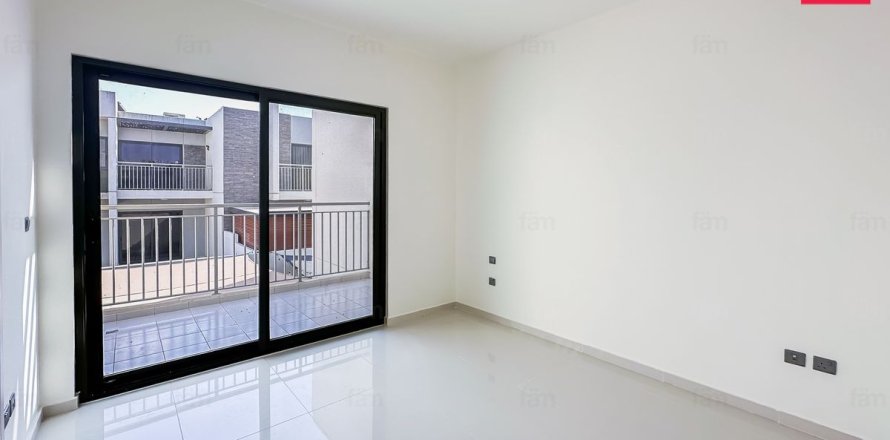 Kuća u nizu u Dubai, UAE 174.8 m2, 3 spavaćih soba Br. 715341