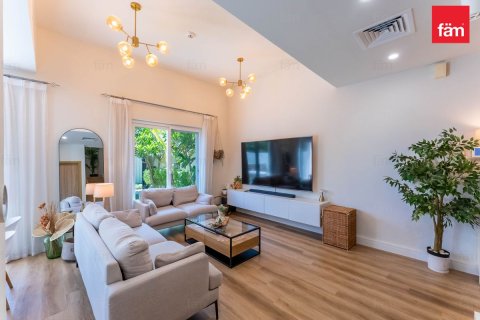 Villa asukohaga Dubai, AÜE: 3 magamistoaga, 161 m² Nr 715342