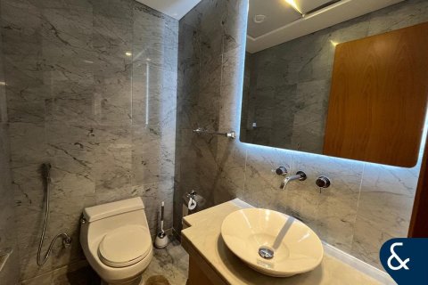 Apartment til salg i Jumeirah Lake Towers, Dubai, UAE 1 soveværelse, 94 kvm № 671131 - foto 14