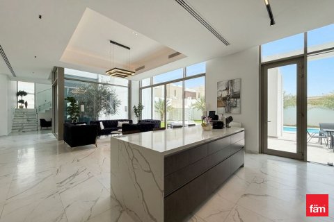 Villa in Dubai, UAE 5 bedrooms, 1421.6 sq.m. № 712709 - photo 9