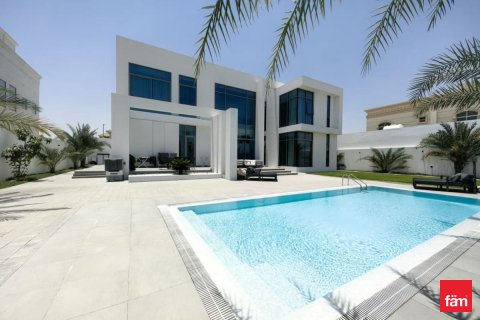 Villa in Dubai, UAE 5 bedrooms, 1421.6 sq.m. № 712709