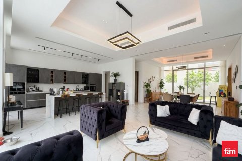 Villa in Dubai, UAE 5 bedrooms, 1421.6 sq.m. № 712709 - photo 8