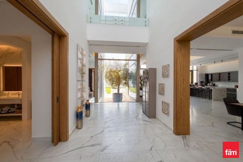 Villa in Dubai, UAE 5 bedrooms, 1421.6 sq.m. № 712709 - photo 3