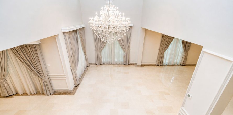 Villa in Jumeirah Islands, Dubai, UAE 4 bedrooms, 955.3 sq.m. № 705688