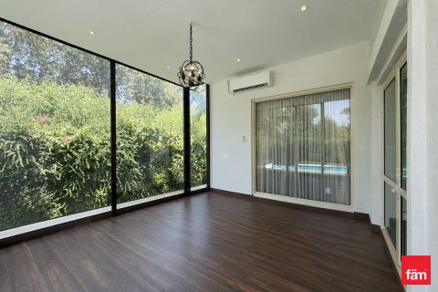 Villa in Jumeirah Islands, Dubai, UAE 4 bedrooms, 955.3 sq.m. № 705688 - photo 10