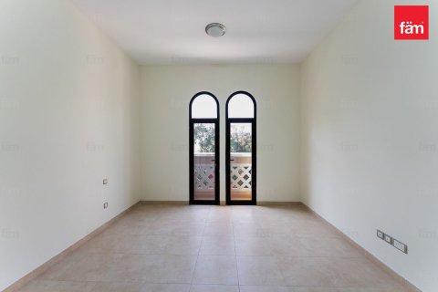 Radový dom v Dubai, SAE 4 spálne, 389.2 m2 č. 705693 - Fotografia 17