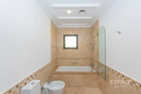 Villa til salgs i Palm Jumeirah, Dubai, Emiratene 5 soverom, 650 kvm Nr. 649636 - Foto 16