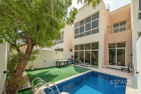 Adosado en venta en Al Furjan, Dubai, EAU 4 dormitorios, 243 m2 № 649635 - foto 1