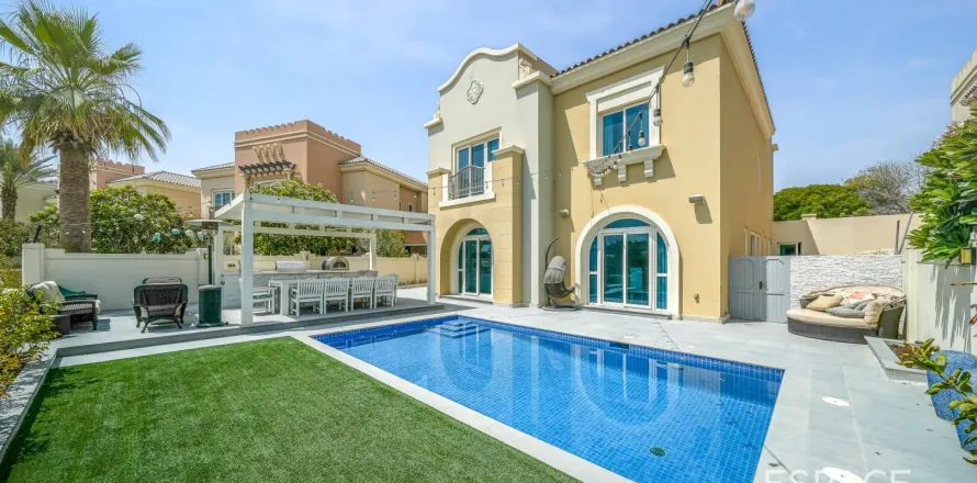 Вилла в Dubai Sports City, Дубай, ОАЭ 5 спален, 446м2 № 649633