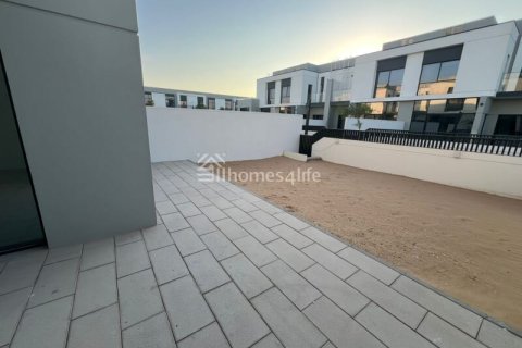 Városi lakóépület itt: Al Furjan, Dubai, EAE, 3 hálószoba, 255 m², azonosító: 700416 - fénykép 7