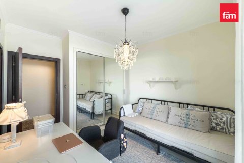 Зняти в оренду віллу в Дубай, ОАЕ 4 спальні, 218.1м2, № 678143 - фото 17