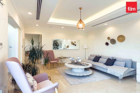 Зняти в оренду віллу в Дубай, ОАЕ 4 спальні, 218.1м2, № 678143 - фото 7