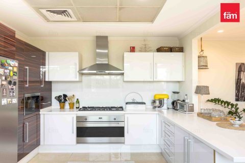 Зняти в оренду віллу в Дубай, ОАЕ 4 спальні, 218.1м2, № 678143 - фото 21