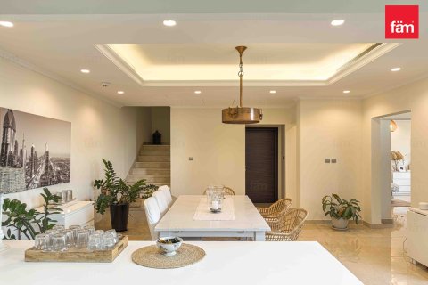 Зняти в оренду віллу в Дубай, ОАЕ 4 спальні, 218.1м2, № 678143 - фото 6