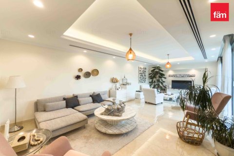 Зняти в оренду віллу в Дубай, ОАЕ 4 спальні, 218.1м2, № 678143 - фото 5