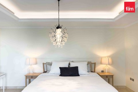 Зняти в оренду віллу в Дубай, ОАЕ 4 спальні, 218.1м2, № 678143 - фото 16